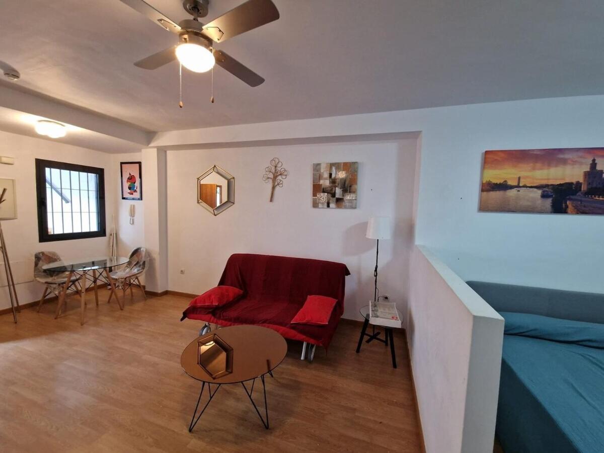Castilla del Patrocinio, Coqueto apartamento de 1Dormitorio Sevilla Exterior foto